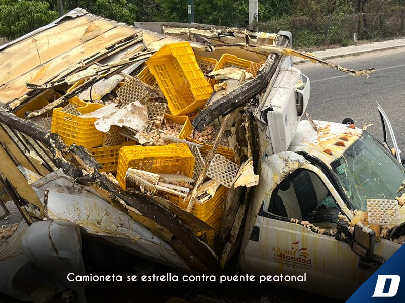 Camioneta Se Estrella Contra Puente Peatonal Diario De Chiapas