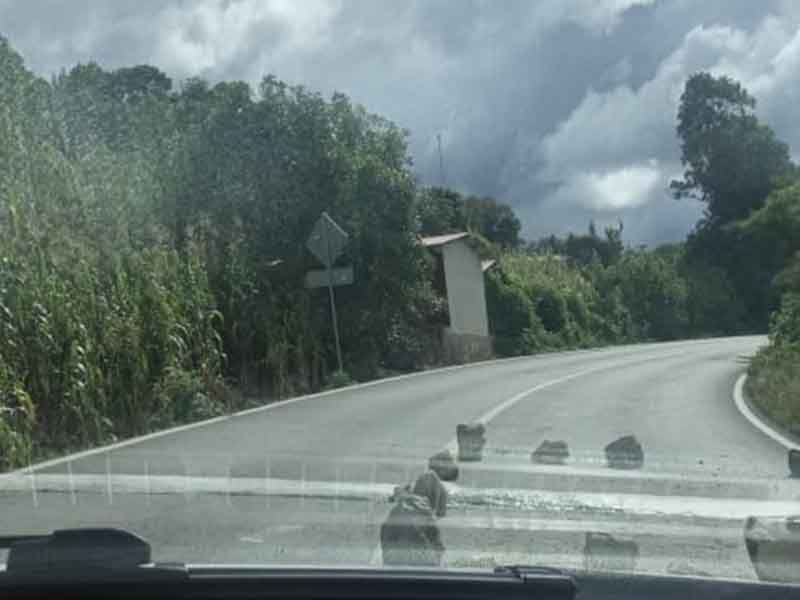 Instalan más topes en carretera - Diario de Chiapas