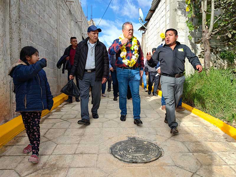 Inaugura edil pavimentación de concreto hidráulico en SCLC - Diario de ...