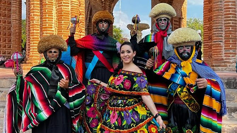 Elaboración de trajes de chiapanecas - Diario de Chiapas
