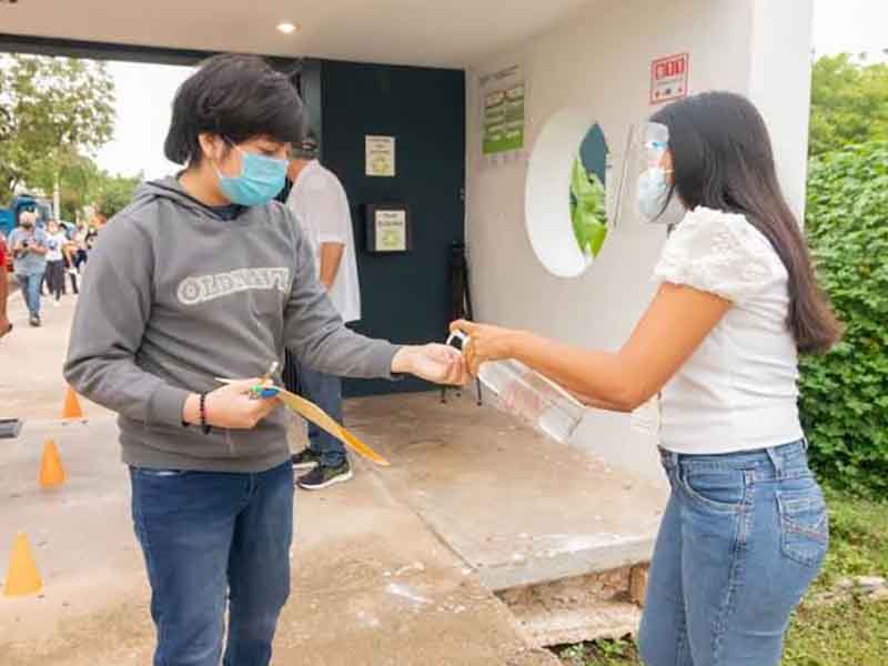 Cubrebocas y filtros de vuelta en escuelas - Diario de Chiapas