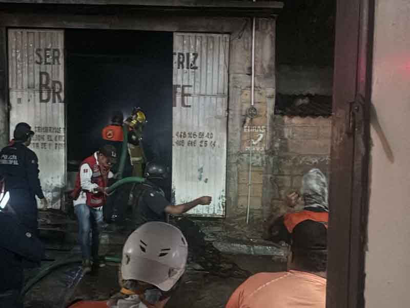 Arde taller mecánico (1)