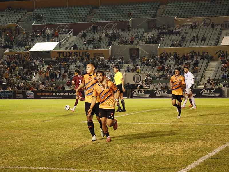 Jaguares golea 3