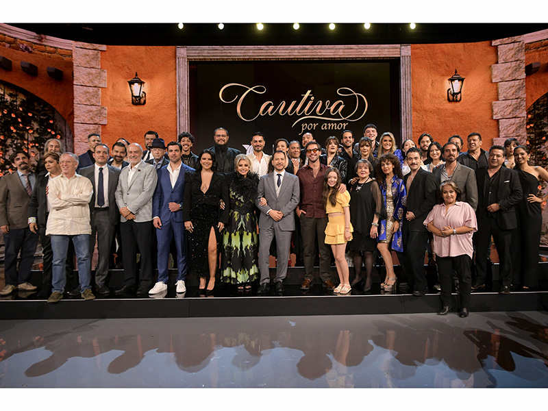 CAUTIVA POR AMOR, PRESENTACION A PRENSA PRIMER CAPITULO