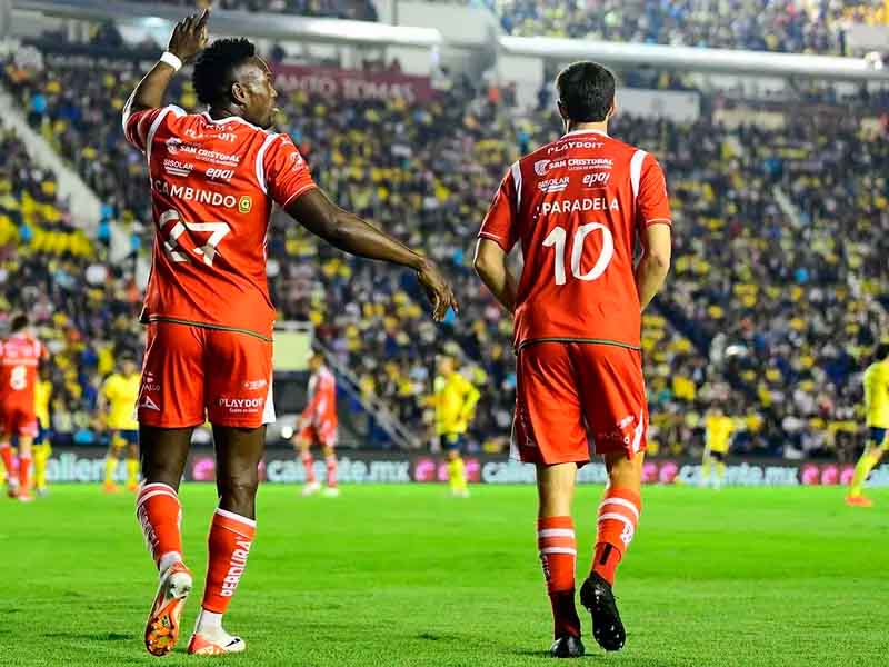Necaxa pone