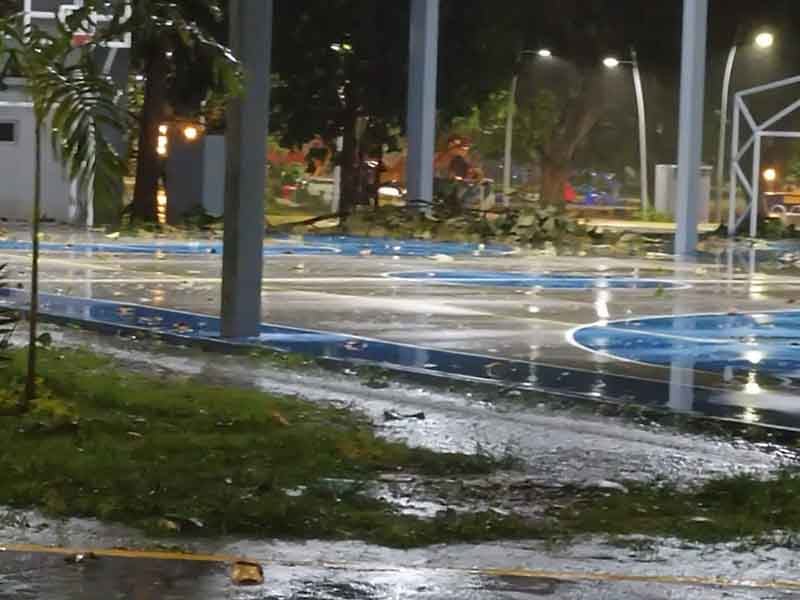 Lluvias arrastran a joven (2)