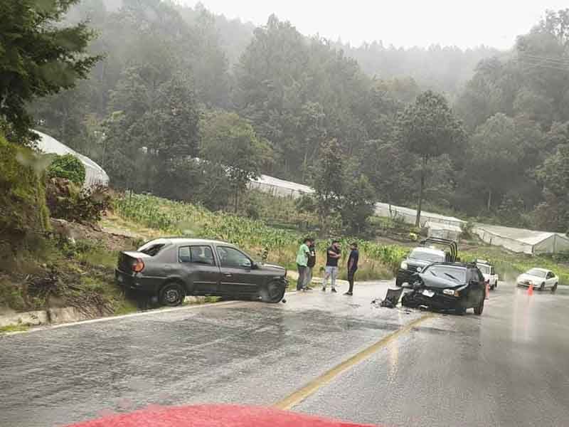 Chocan por la lluvia