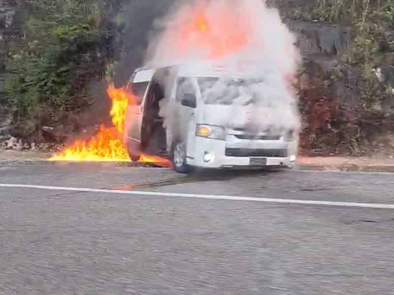 Colectivo en llamas (1)