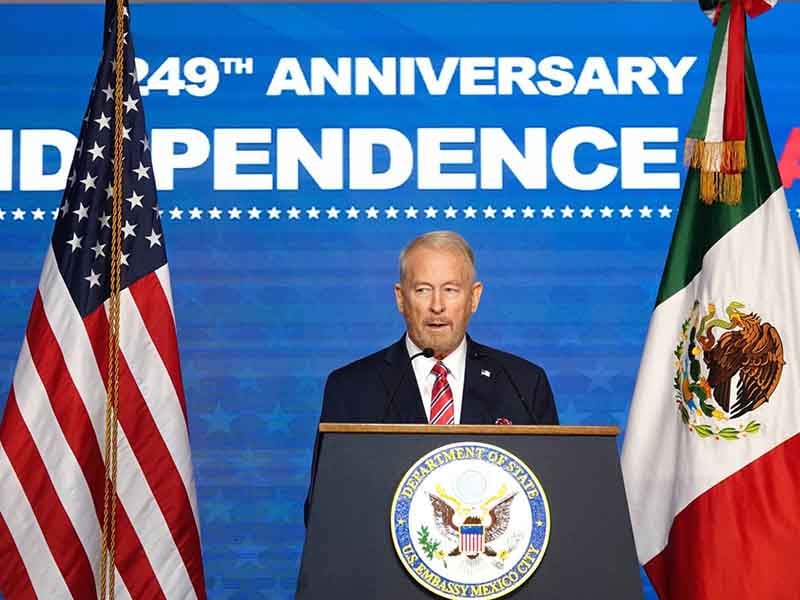 CIUDAD DE MÉXICO, 26JUNIO2025.- Ronald D. Johnson, embajador de Estados Unidos en México, encabezó la ceremonia con motivo de 249 Aniversario de la Independencia de los Estados Unidos, próxima a celebrarse el 4 de julio, en la residencia oficial de la embajada. 

FOTO: GALO CAÑAS/CUARTOSCURO.COM